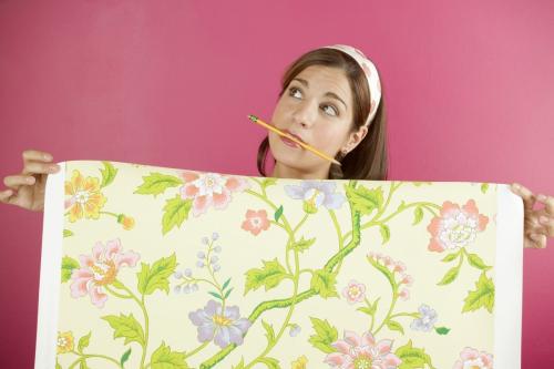 Откуда надо начинать клеить обои в комнате. Особенности выбора точки начала для стен