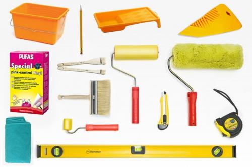 С какой части комнаты начинать клеить обои. Откуда правильно начинать клеить обои в комнате