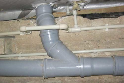 Уклон канализации на 1 метр. Как правильно рассчитать уклон канализационной трубы: правила и нормативы + нюансы частного дома и квартиры