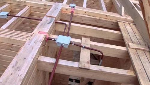 Разводка проводки в квартире по потолку. Основные требования при организации проводки в межпотолочном пространстве