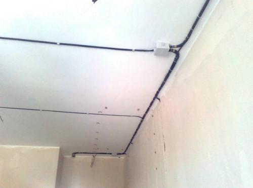 Разводка проводки в квартире по потолку. Основные требования при организации проводки в межпотолочном пространстве