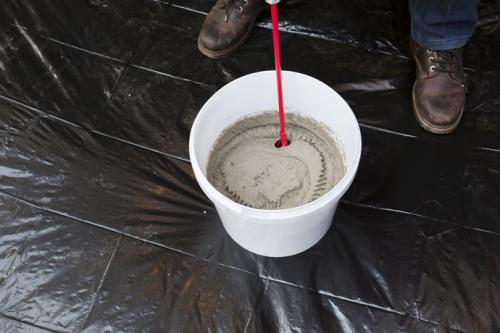 Как выбрать подходящий тип клея для установки плитки на плитку. Основные виды плиточного клея