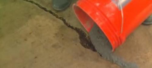 Как заделать трещины в бетонной дорожке. Заделать трещины на бетонной дорожке