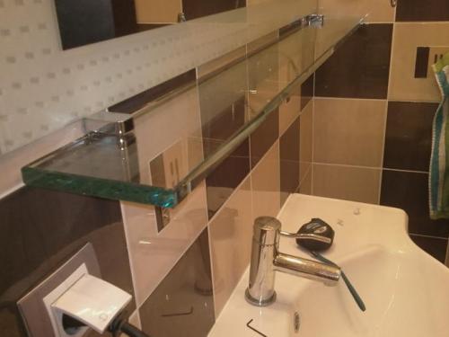 Полки внутри стены в ванной. Разновидности