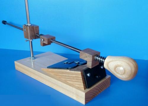 Лучшая точилка для ножей своими руками. Точилка для ножей своими руками: простейшие приспособления и создание самодельных станков