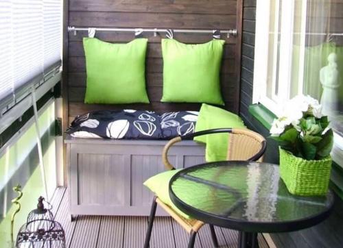 Узкий диван на балкон. 7 популярных моделей диванов, которые можно поставить на балкон