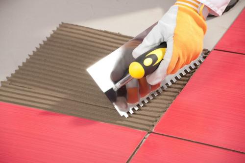 Можно укладывать плитку на плитку. Что включается в подготовку поверхности 04