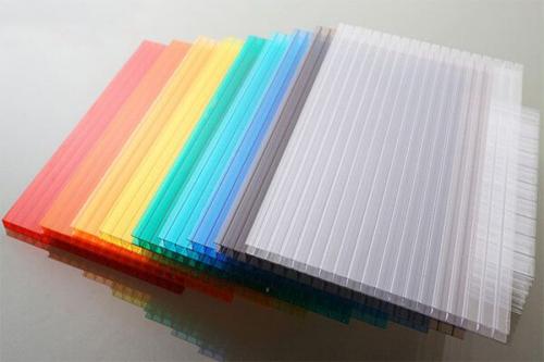 Навес из сотового поликарбоната своими руками. Навес из поликарбоната своими руками: варианты конструкций и их строительство