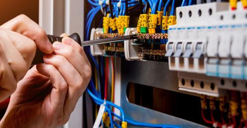 Электрика в квартире для чайников. Как начать разбираться в электрике: самоучитель с нуля для начинающих электромонтеров