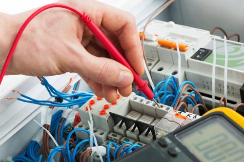 Электрика в квартире для чайников. Как начать разбираться в электрике: самоучитель с нуля для начинающих электромонтеров