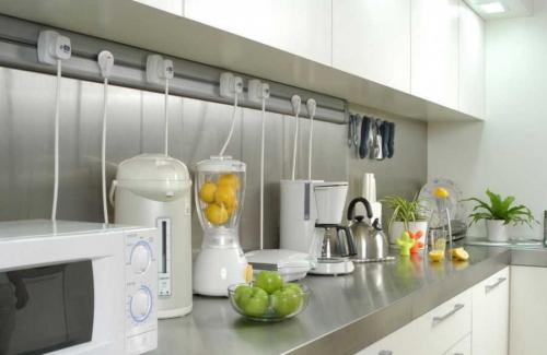 Размер розетки от пола. Высота установки розеток – стандарты, правила размещения, схемы и варианты подключения своими руками