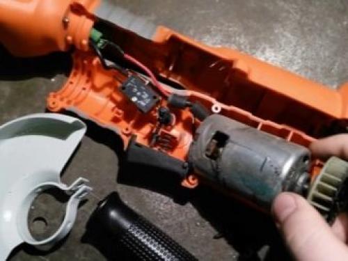 Циркулярный станок из болгарки. Особенности конструкции