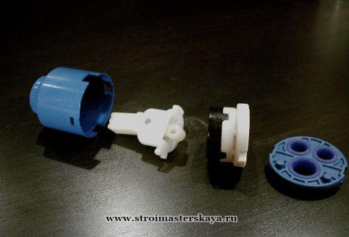 Устройство картриджа для смесителя воды. Ремонт смесителя, замена картриджа 03