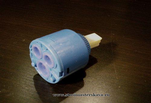 Устройство картриджа для смесителя воды. Ремонт смесителя, замена картриджа 01