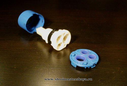 Устройство картриджа для смесителя воды. Ремонт смесителя, замена картриджа 02