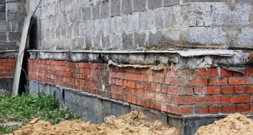 Какие материалы можно использовать для защиты кирпичного цоколя. Используемые материалы