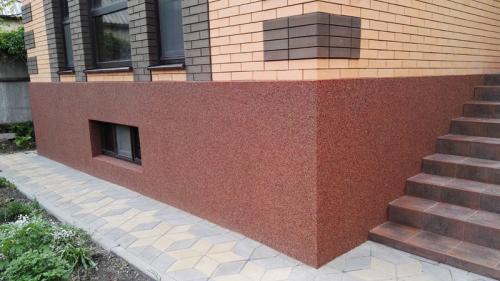 Отделка цоколя частного дома своими руками. Чем отделать цоколь дома: от эксклюзивных до бюджетных вариантов с пошаговыми инструкциями