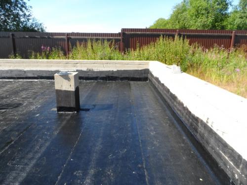 Какие недостатки имеет гидроизоляция фундамента. В чем разница между вертикальной и горизонтальной гидроизоляцией?