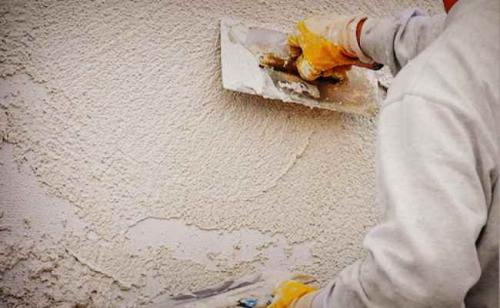 Грунтовка под короед. Нанесение декоративной штукатурки короед