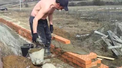 Подробно о защите кирпичного цоколя от влаги 07 Подробно о защите кирпичного цоколя от влаги 07