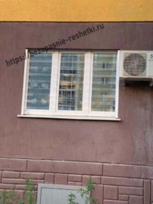 Прозрачные решетки на окна челябинск. Цена решеток из поликарбоната на окна