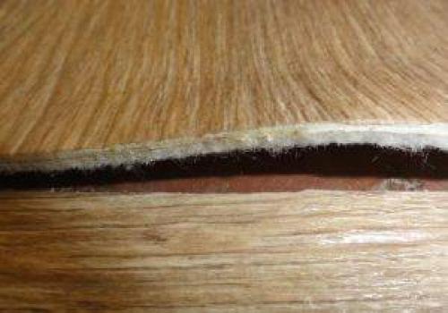 Что постелить под линолеум на деревянный пол. Каким линолеумом обустраивают деревянные полы?