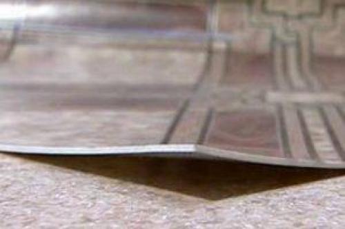 Что постелить под линолеум на деревянный пол. Каким линолеумом обустраивают деревянные полы?