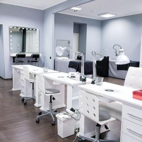 Сколько ватт должно быть в настольной лампе для маникюра. Хорошая лампа для маникюра — залог комфортной работы мастера