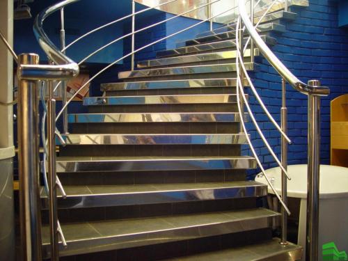 Ограждения из нержавейки. Описание и подбор комплектующих для перил из нержавеющей стали, технология монтажа