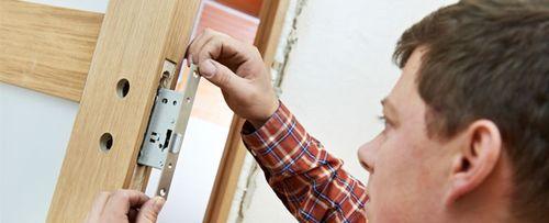 Как разобрать замок межкомнатной двери. Как снять и разобрать замок межкомнатной двери?