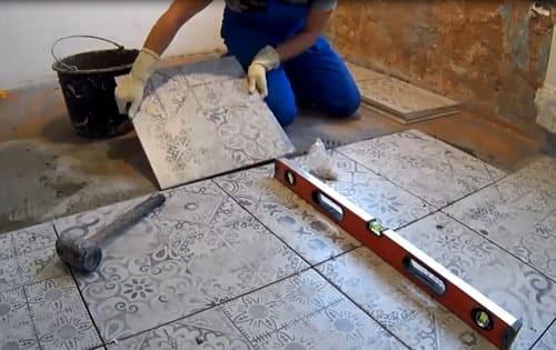 Укладка плитки на старую плитку на стену. Как на старую настенную плитку положить новую плитку, если состояние поверхности признано удовлетворительным