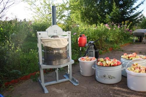 Пресс для сока с домкратом. Принцип работы пресса