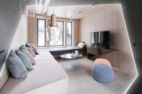 Какие дизайнерские решения помогут сделать интерьер дома 6х6 красивым и современным. Стили дачного интерьера