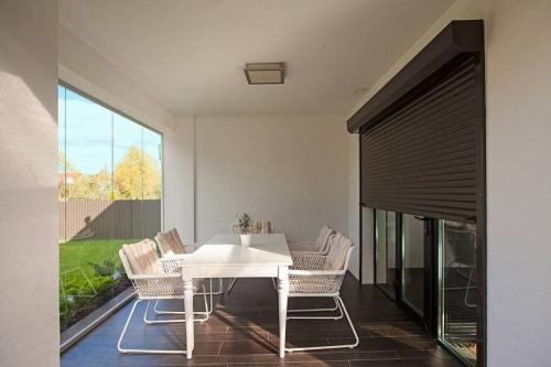 Ворота рольставни для гаража. Чем интересны ролевые ворота 01