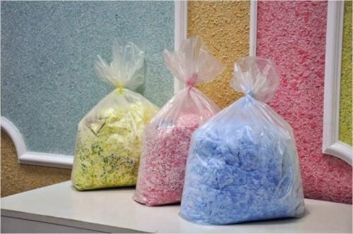 Как использовать жидкие обои в жилых комнатах. Как наносить жидкие обои на стену? 01