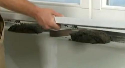 Как избежать повреждения пластикового окна при креплении подоконника. Этапы монтажа