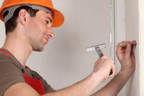 Как забить дюбель в стену. Как устанавливать дюбель в стену? 05 Как забить дюбель в стену. Как устанавливать дюбель в стену? 05