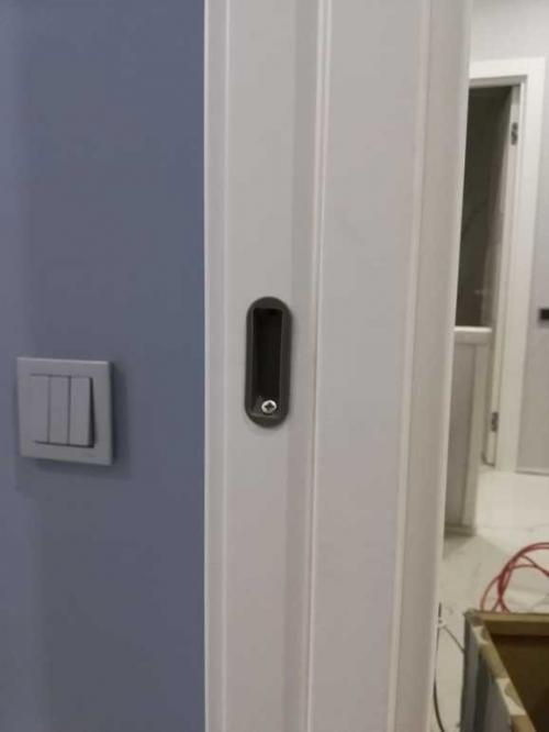 Какие основные навыки нужны мастеру по ремонту металлических дверей. Монтаж дверей в процессе... Советы по выбору монтажника